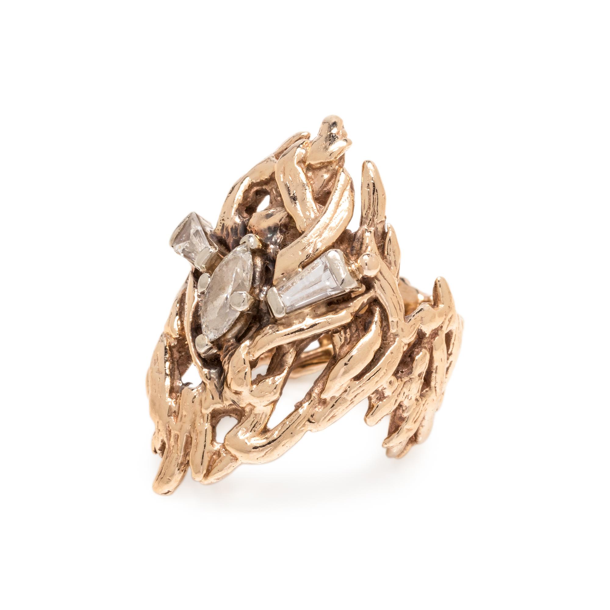 YELLOW GOLD AND DIAMOND RING