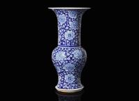 A Chinese blue and white yenyen vase 青花鳳尾尊