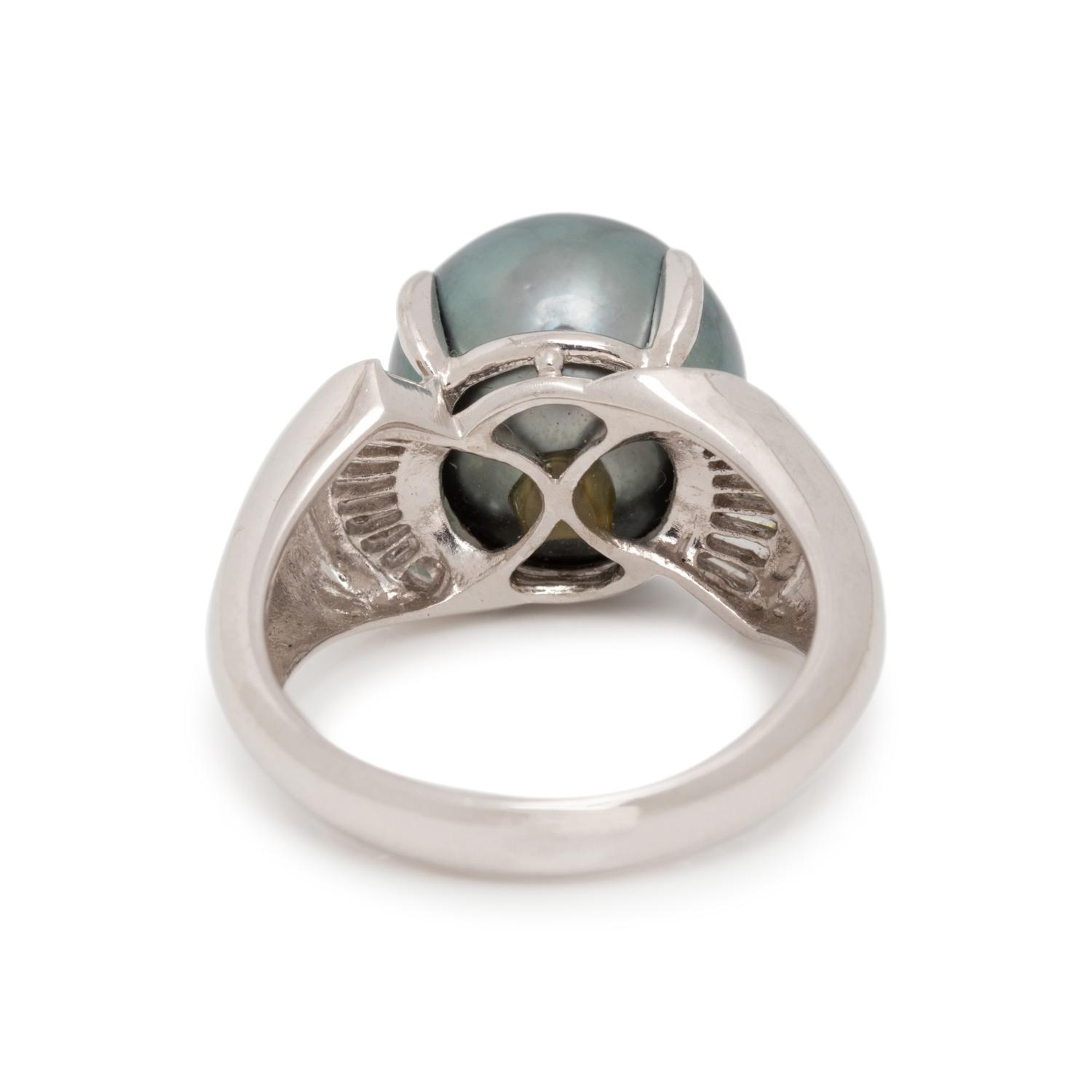 CULTURED TAHITIAN PEARL AND DIAMOND RING