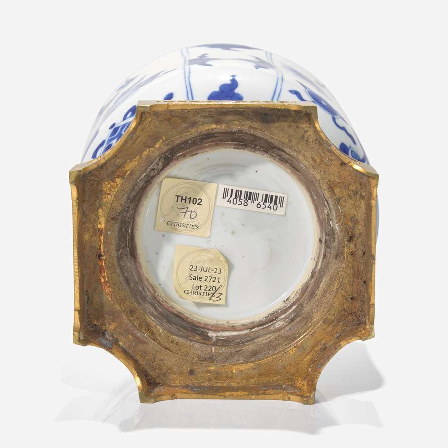 An ormolu-mounted Chinese blue and white porcelain jar and cover 嵌銅鎏金青花蓋罐 The porcelain Kangxi period ?? ? ??