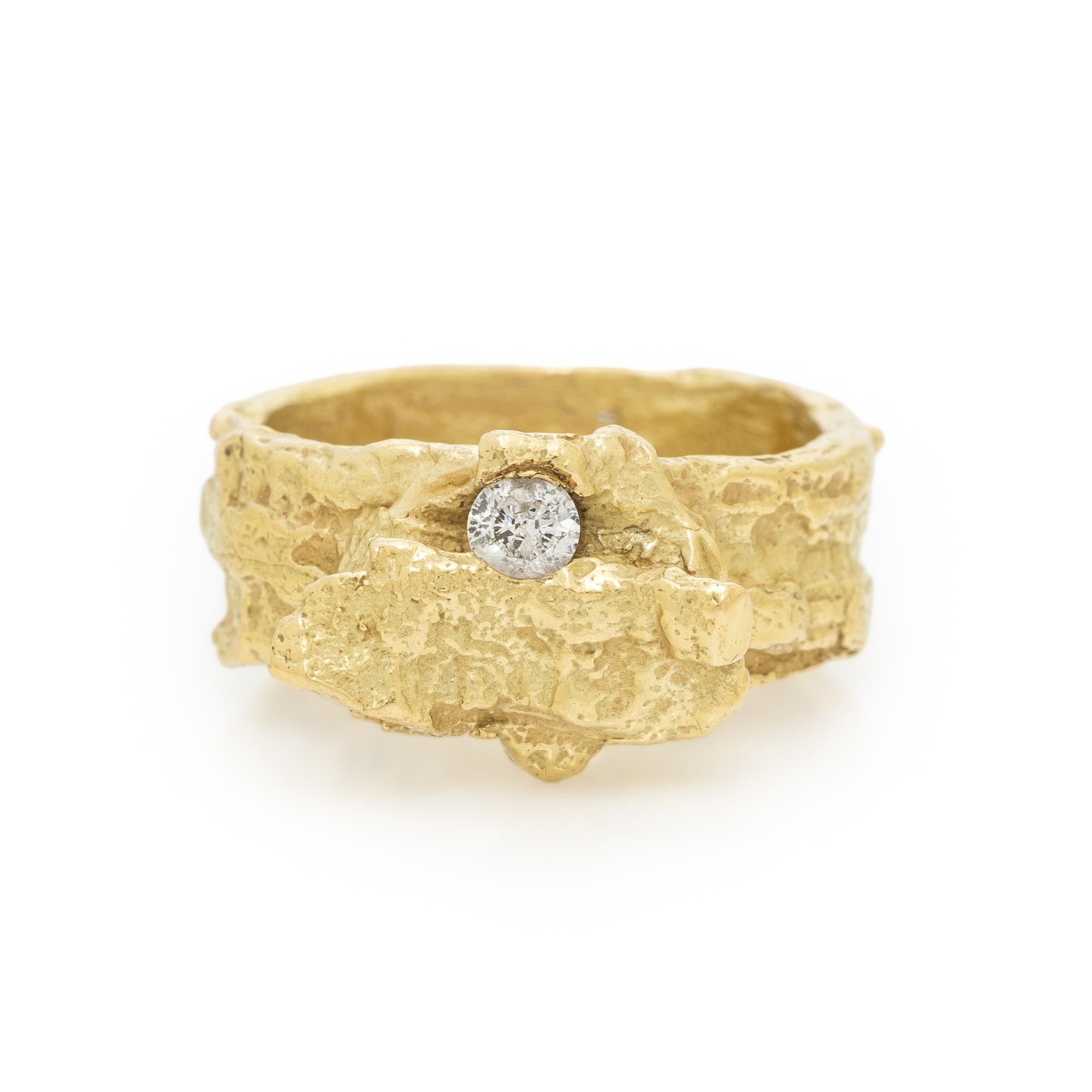 E. DUCA, HAMMERED YELLOW GOLD AND DIAMOND RING