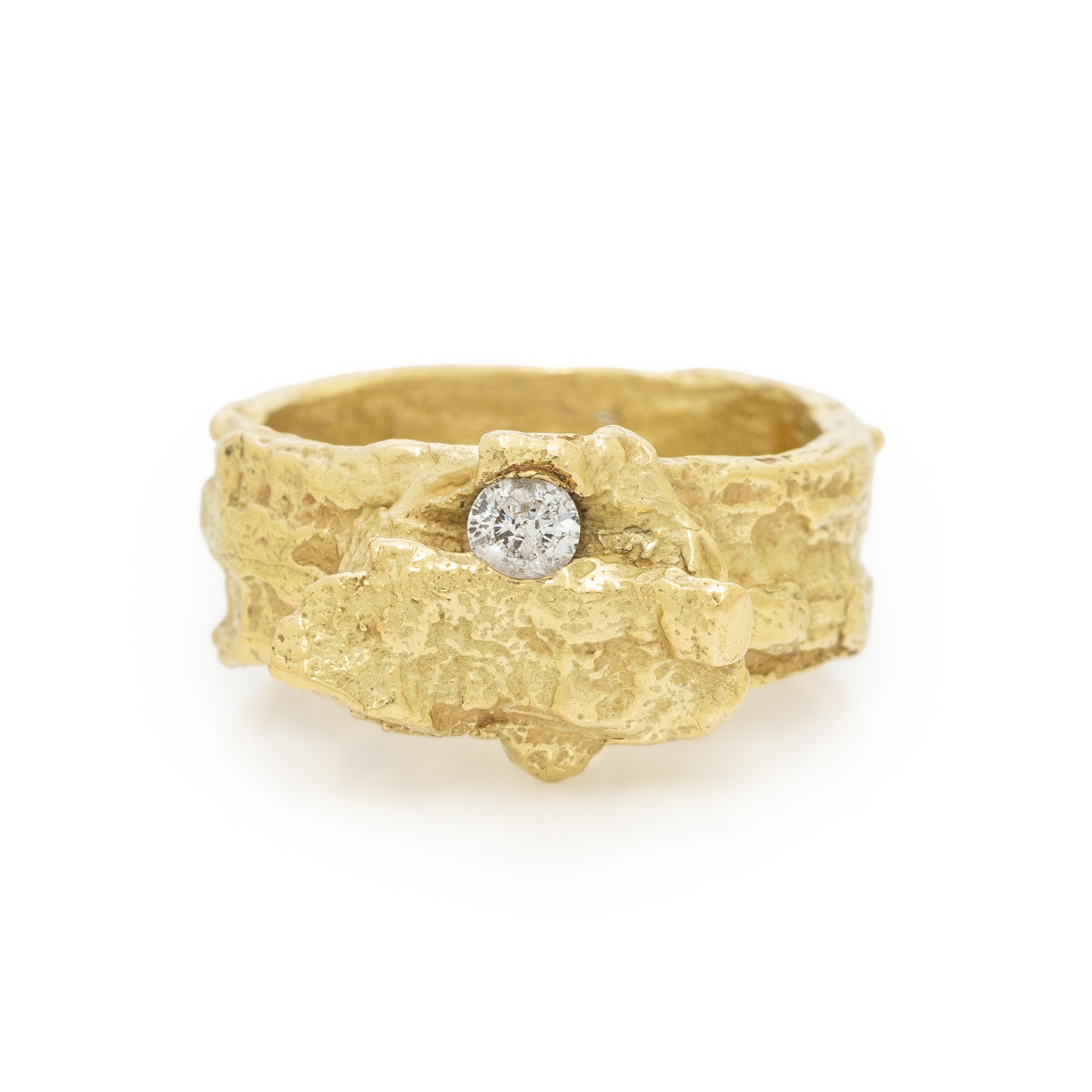 E. DUCA, HAMMERED YELLOW GOLD AND DIAMOND RING