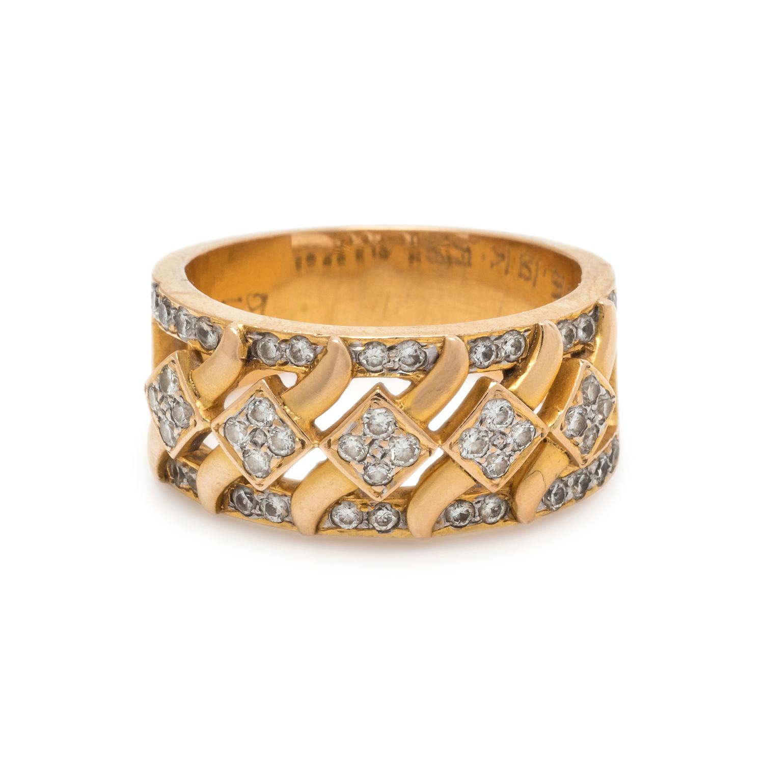 YELLOW GOLD AND DIAMOND RING