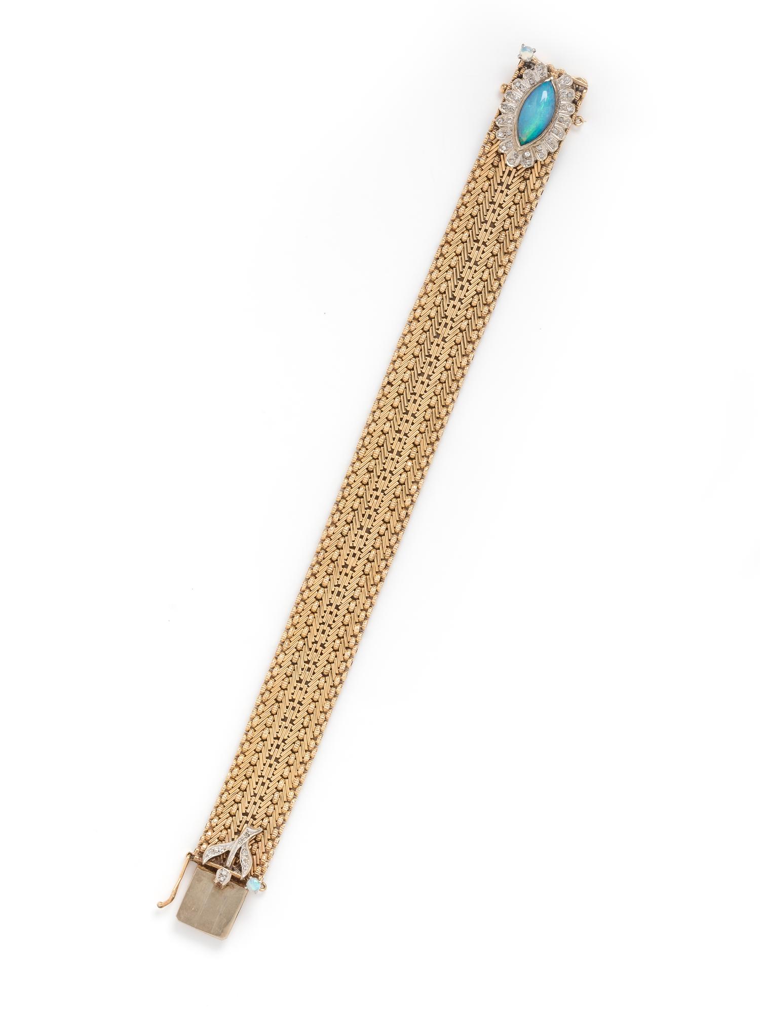 YELLOW GOLD, OPAL AND DIAMOND BRACELET