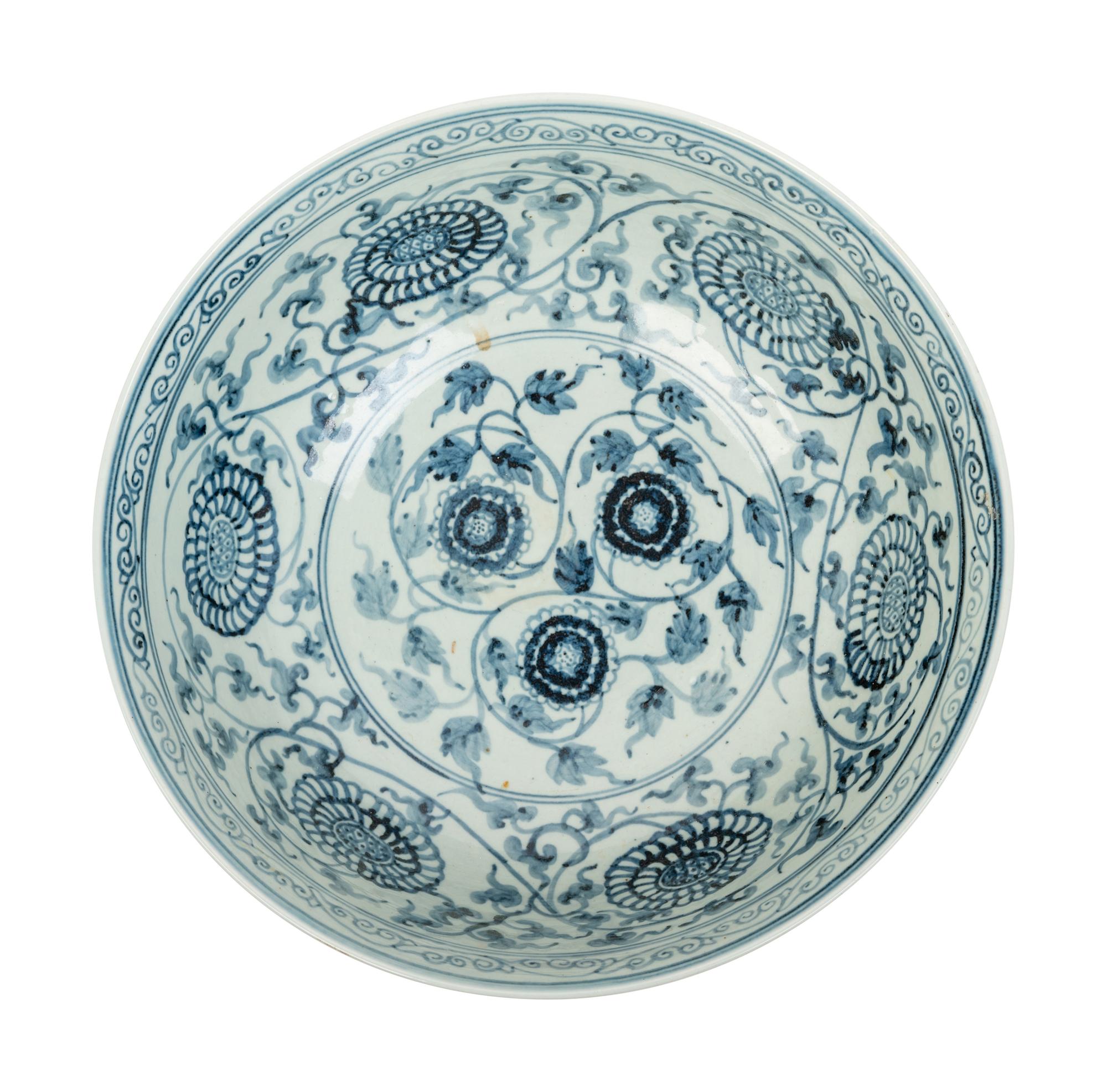 A Large Chinese Export Blue and White Porcelain Bowl
