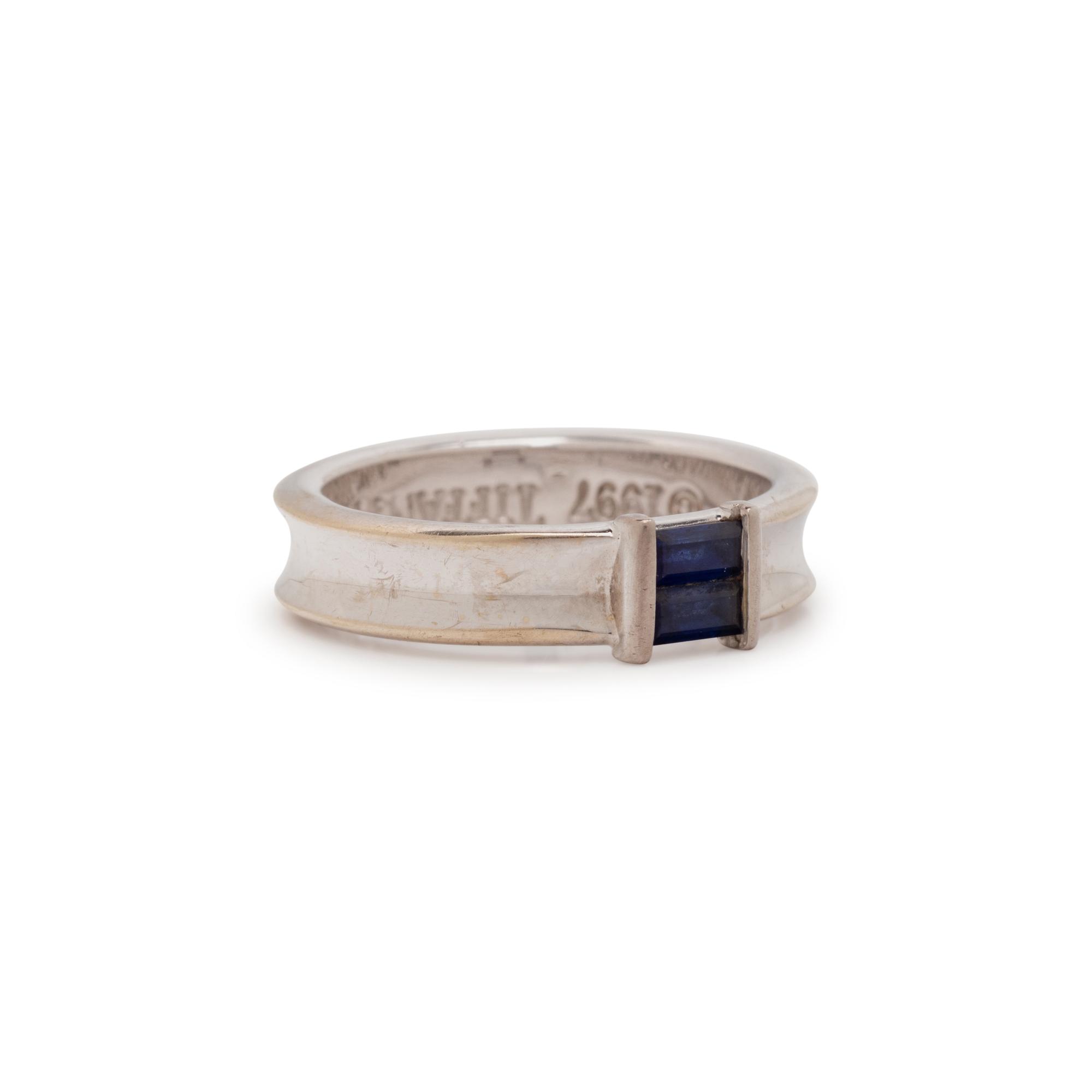 TIFFANY & CO., WHITE GOLD AND SAPPHIRE RING