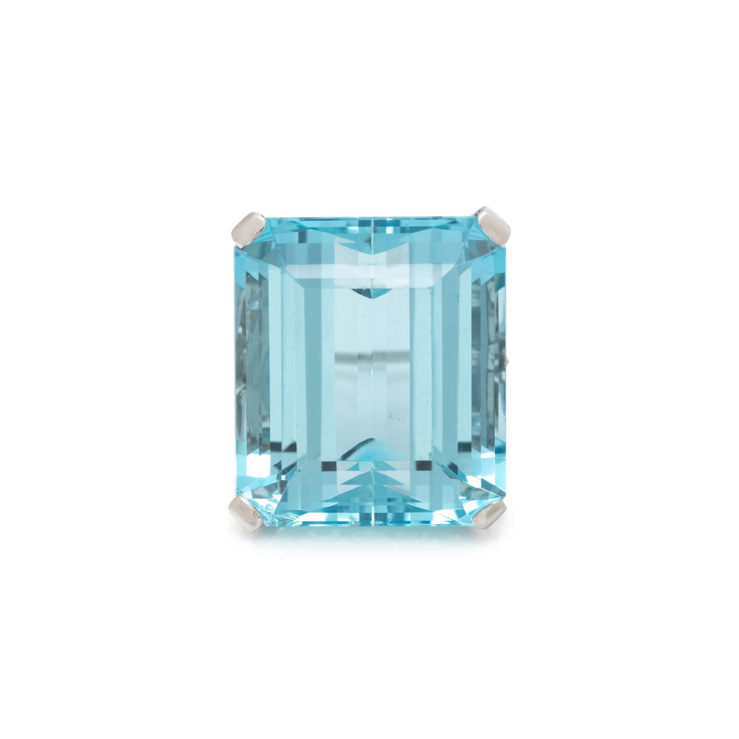 AQUAMARINE AND DIAMOND RING