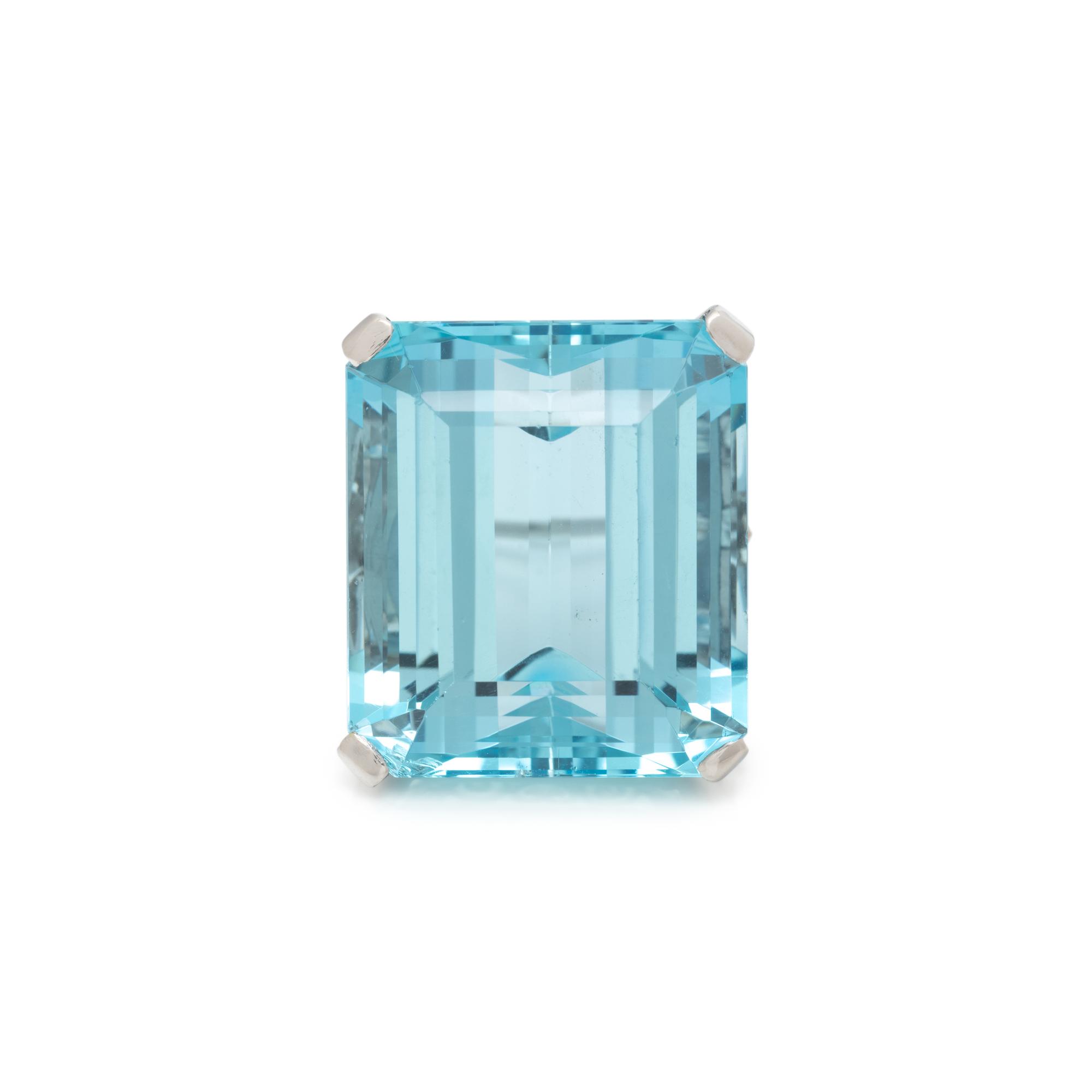 AQUAMARINE AND DIAMOND RING
