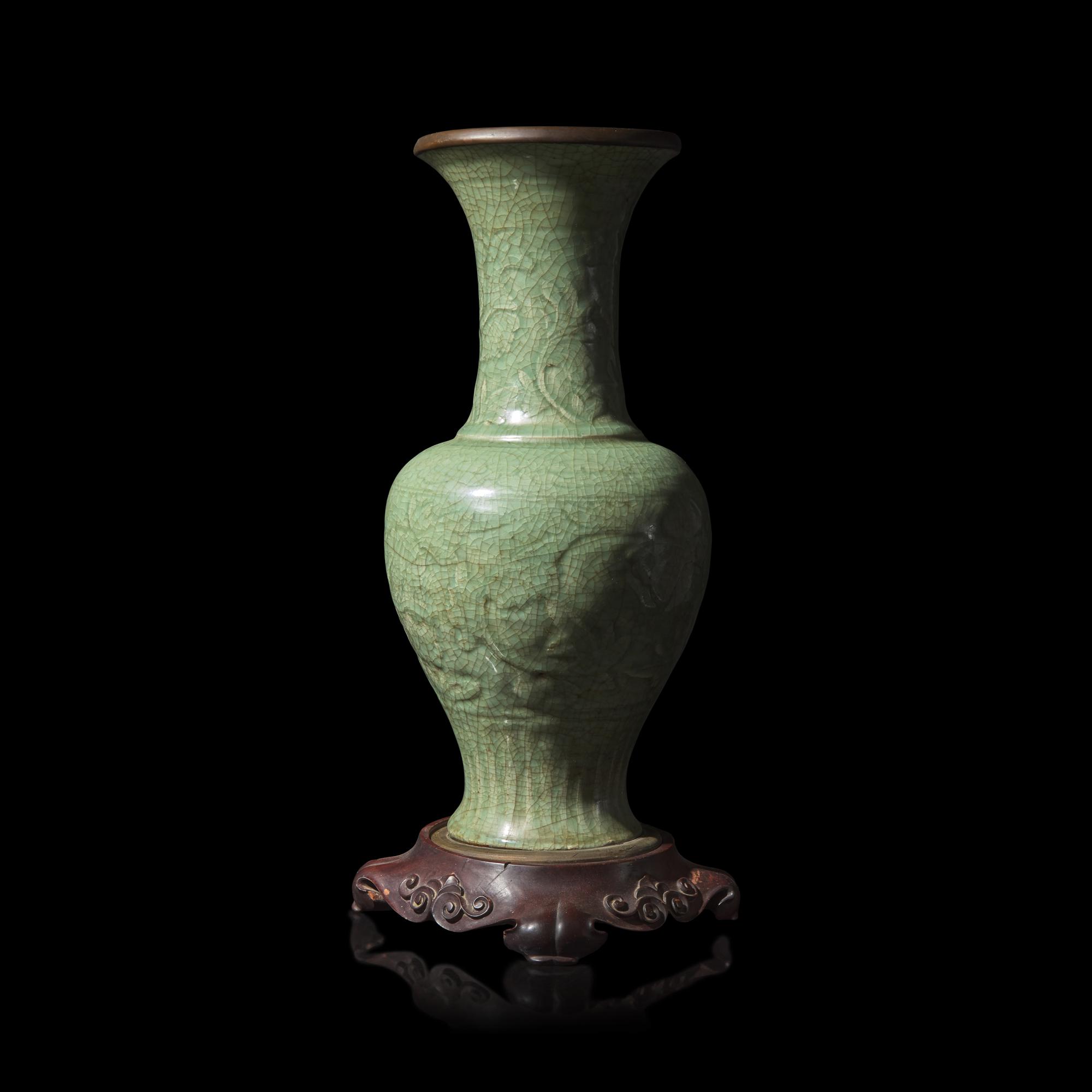 A Chinese Longquan Celadon Porcelain Yenyen Vase, Mid-Late Ming Dynasty — 明中晚期 龙泉青釉刻花凤尾尊