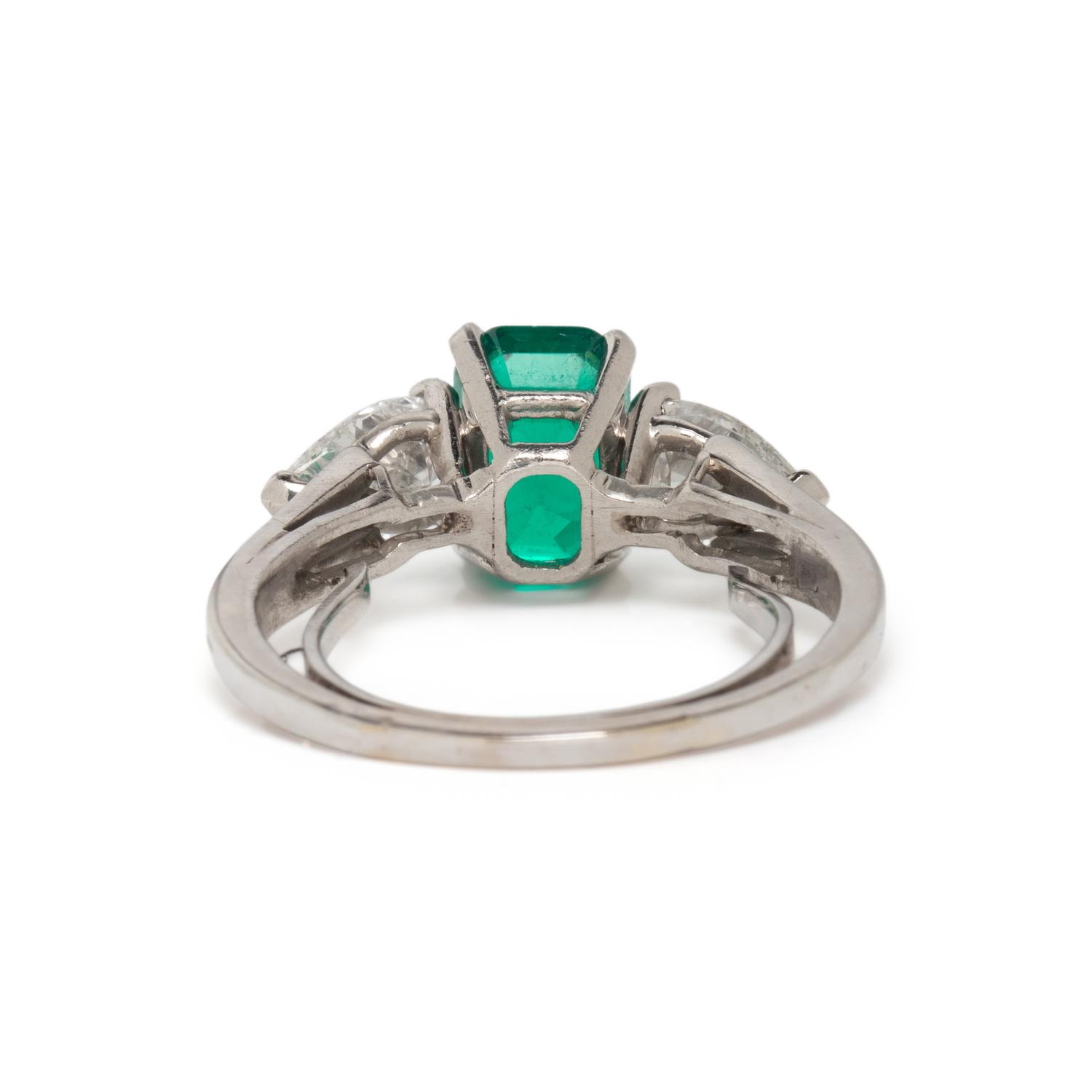 EMERALD AND DIAMOND RING