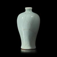 A Chinese Crackle Glazed Porcelain Meiping Vase, Late Qing/Republic Period 晚清-民國 仿官釉梅瓶