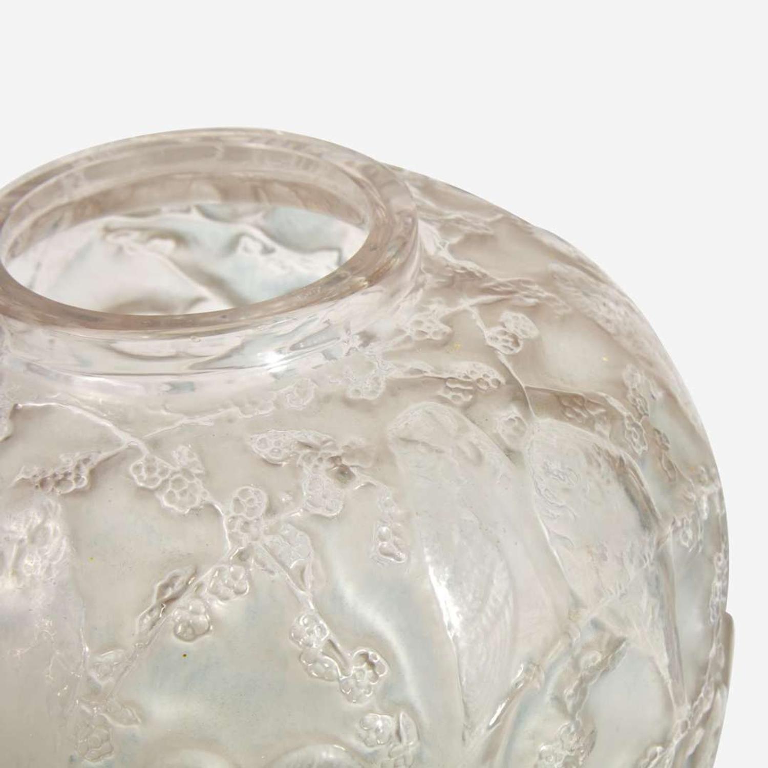 René Jules Lalique (French, 1860-1945) "Perruches" Vase, France, designed 1919, the present lot circa second quarter 20th century