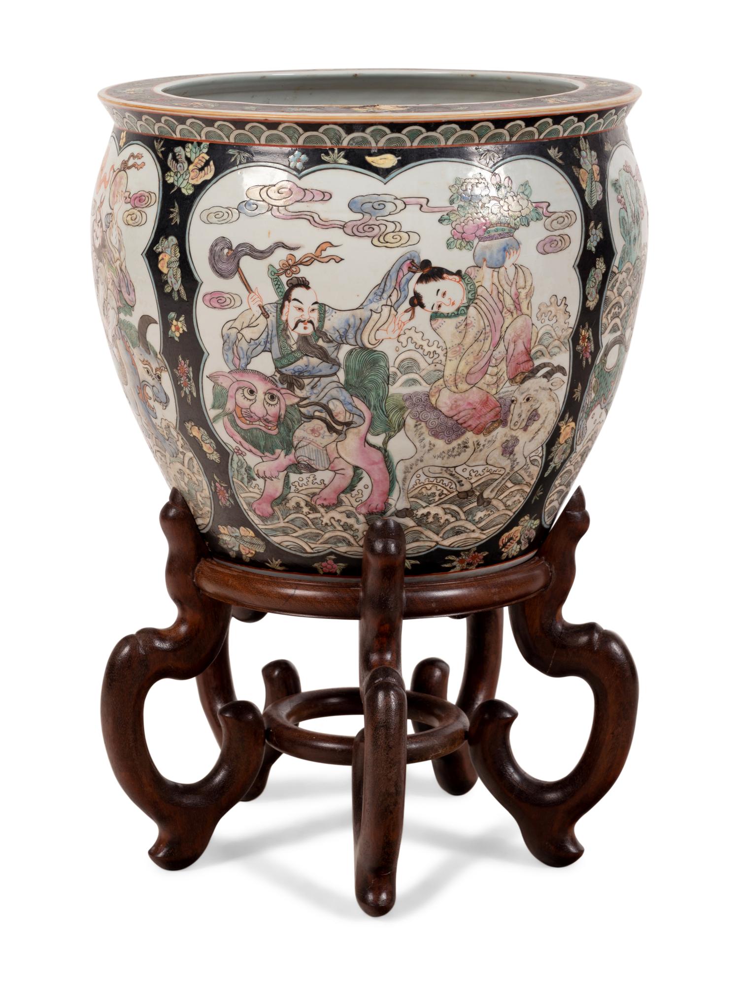 A Chinese Enameled Porcelain Jardinière