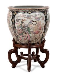 A Chinese Enameled Porcelain Jardinière