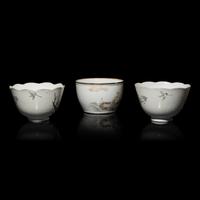 Three Chinese Famille Rose 'Figural' Porcelain Wares, Late 19th-Early 20th Century — 晚清-民國 粉彩仕女圖杯三件