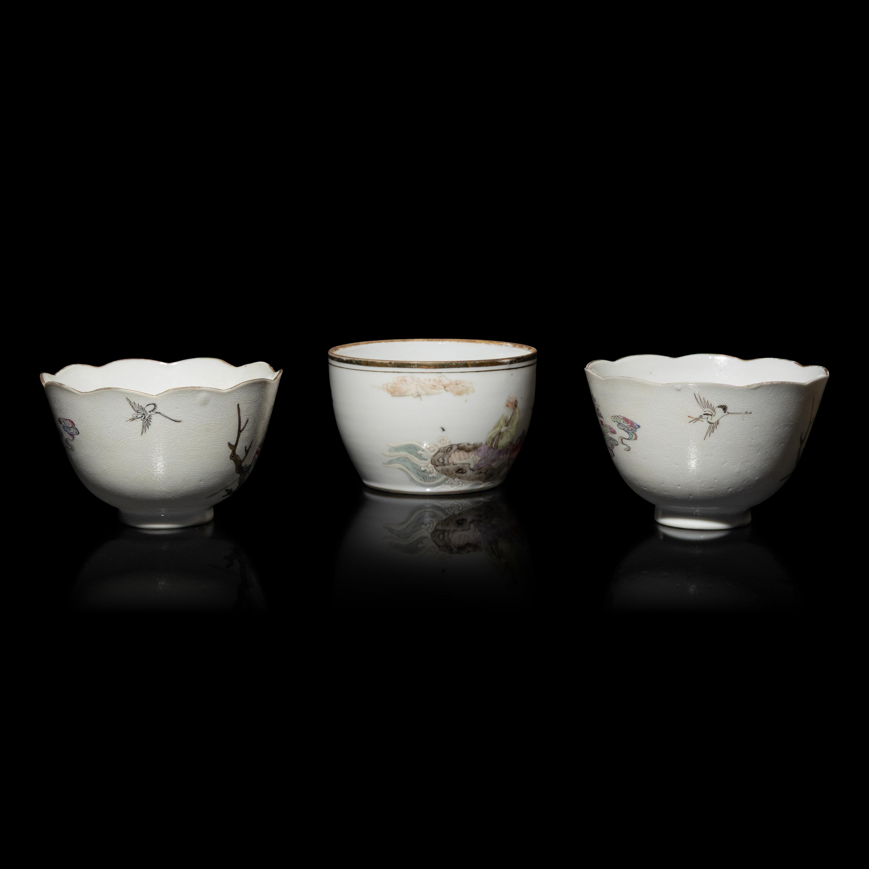 Three Chinese Famille Rose 'Figural' Porcelain Wares, Late 19th-Early 20th Century — 晚清-民國 粉彩仕女圖杯三件