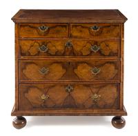 A William and Mary Style Burl Walnut Chest of Drawers Height 38 x width 39 x depth 21 3/4 inches. — 19TH CENTURY