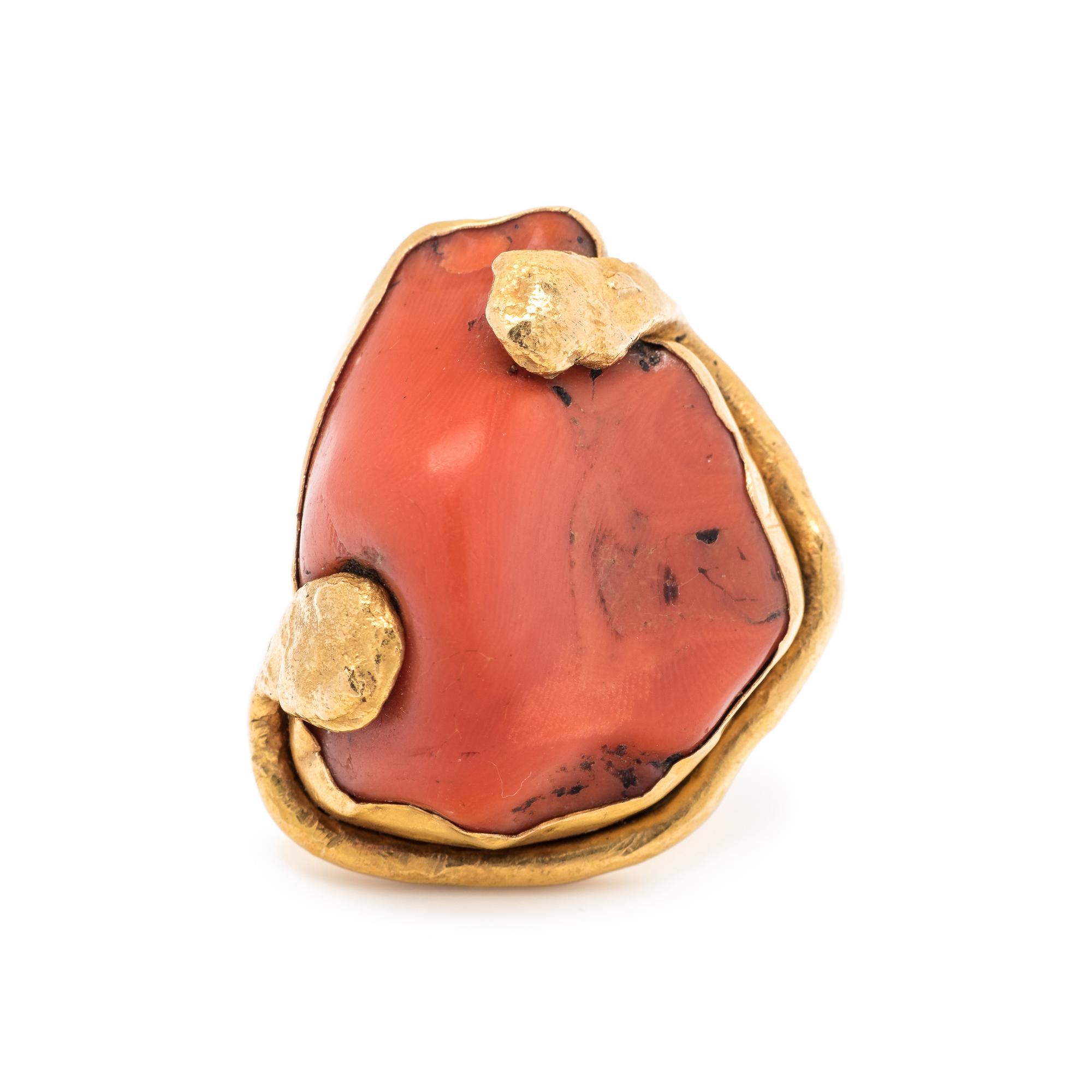 EILEEN COYNE, HIGH KARAT GOLD AND CORAL RING