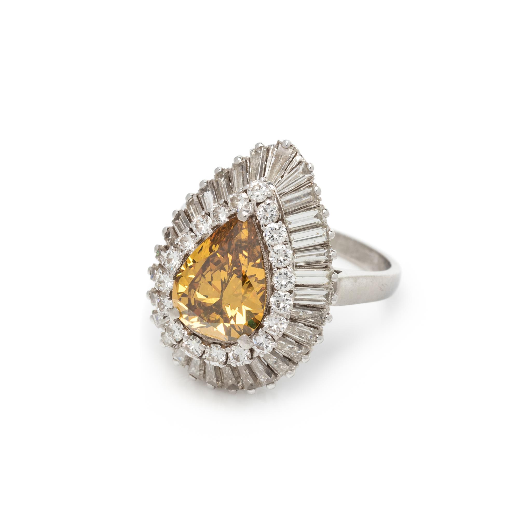 COLORED DIAMOND AND DIAMOND CONVERTIBLE RING/PENDANT