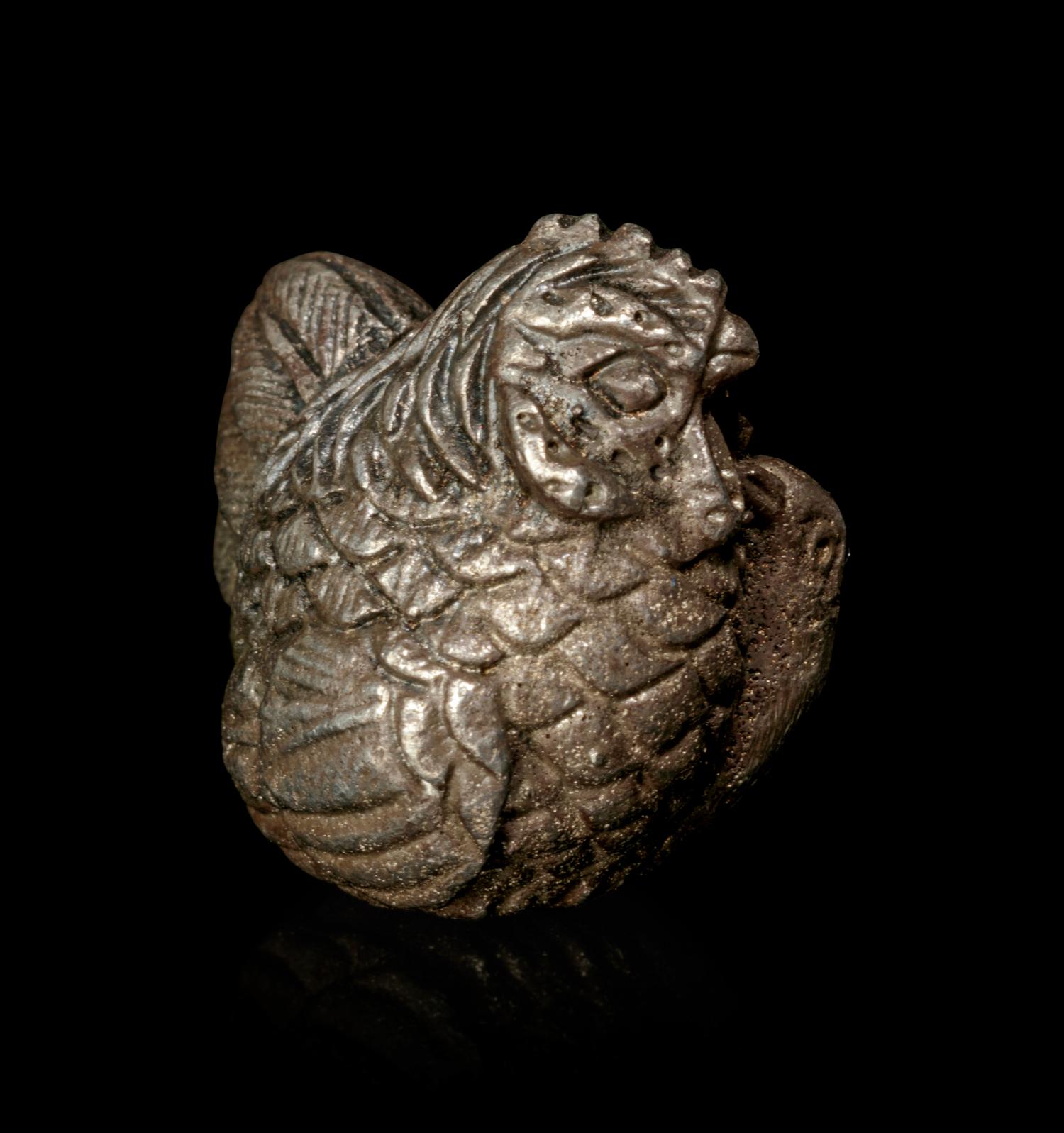 A Metal Hen-Form Ojime