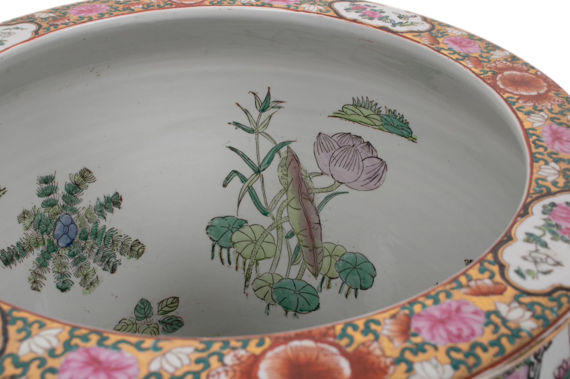 A Rose Medallion Porcelain Jardinière