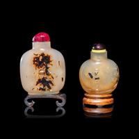 Two Chinese Carved Agate Snuff Bottles, 19th Century 清晚期 瑪瑙巧雕鼻烟壺兩支