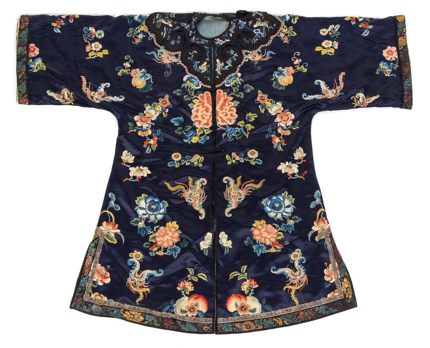 A Chinese Embroidered Silk Lady's Informal Robe LATE QING DYNASTY Length 40 inches. — LATE QING DYNASTY
