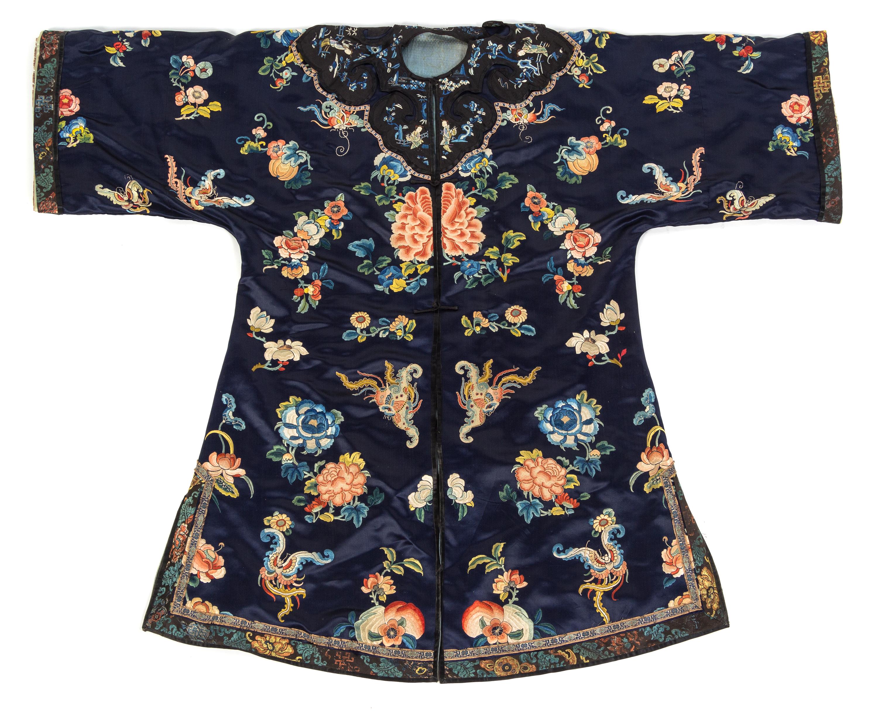 A Chinese Embroidered Silk Lady's Informal Robe LATE QING DYNASTY Length 40 inches. — LATE QING DYNASTY