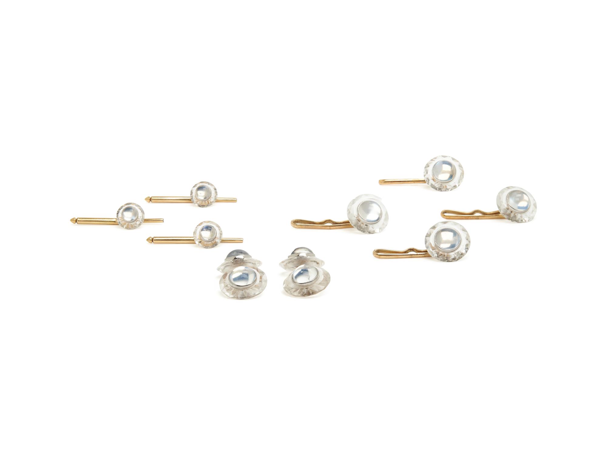 ART DECO, BICOLOR GOLD, MOONSTONE AND ROCK CRYSTAL DRESS SET