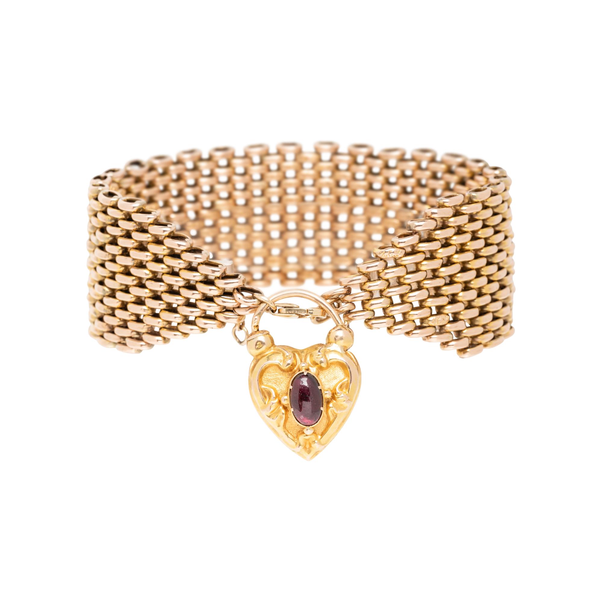 YELLOW GOLD BRACELET WITH VICTORIAN CHARM