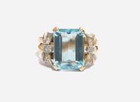 A 14K Yellow Gold and Aquamarine Ring