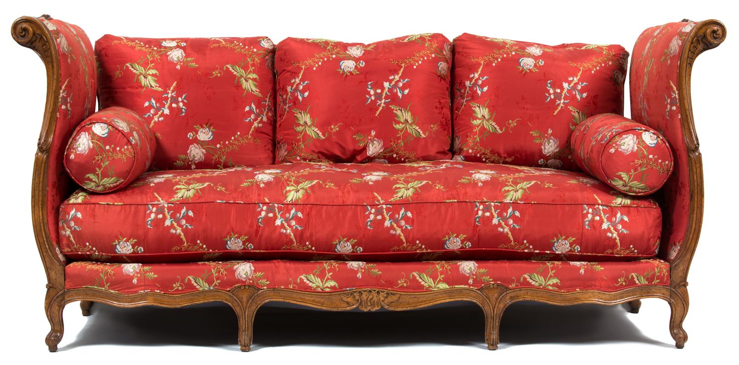 A Louis XV Style Upholstered Walnut Day Bed Height 40 x width 83 x depth 31 inches. — 20TH CENTURY
