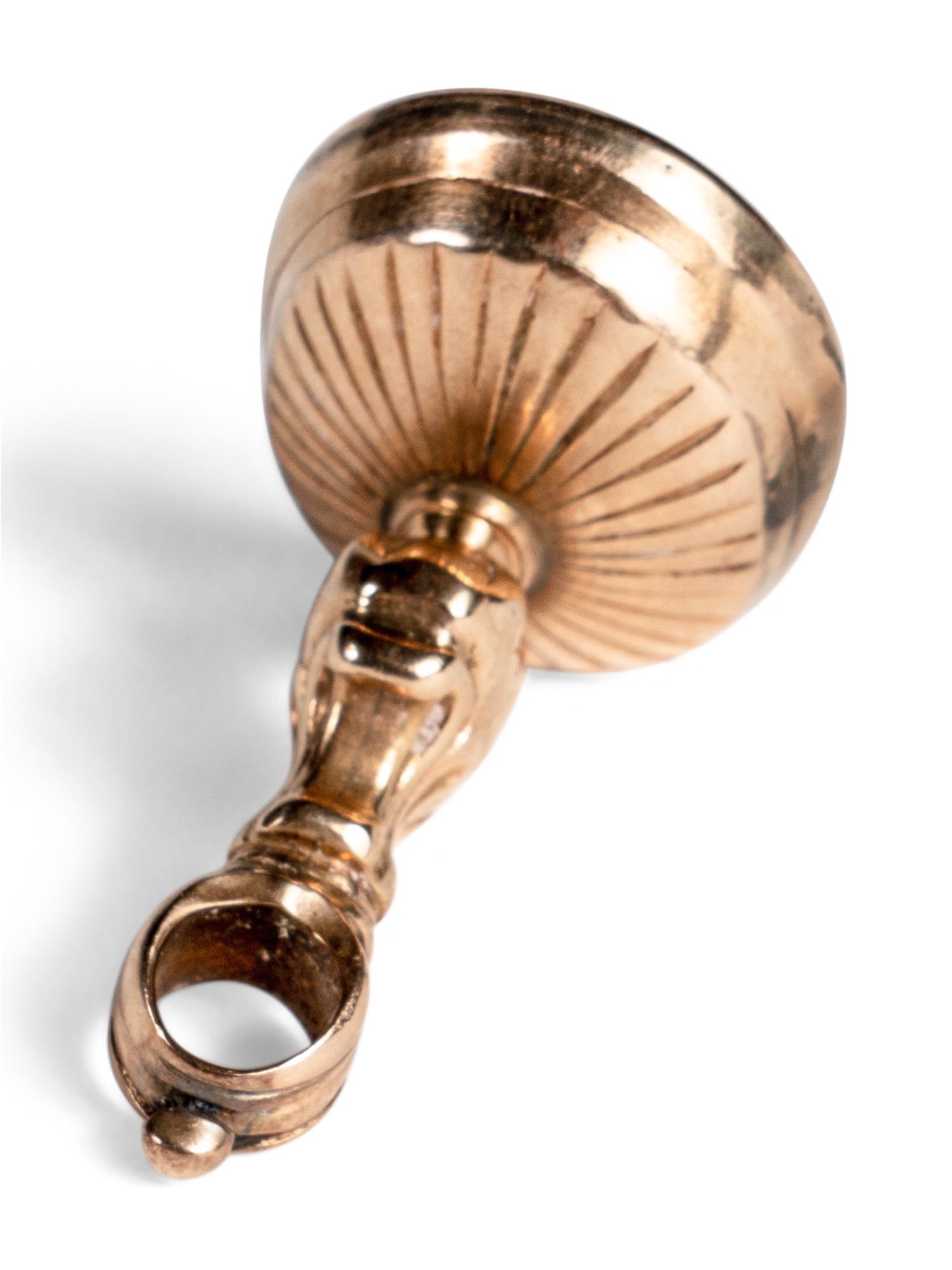 An English Gold and Agate-Mounted Hand Seal
