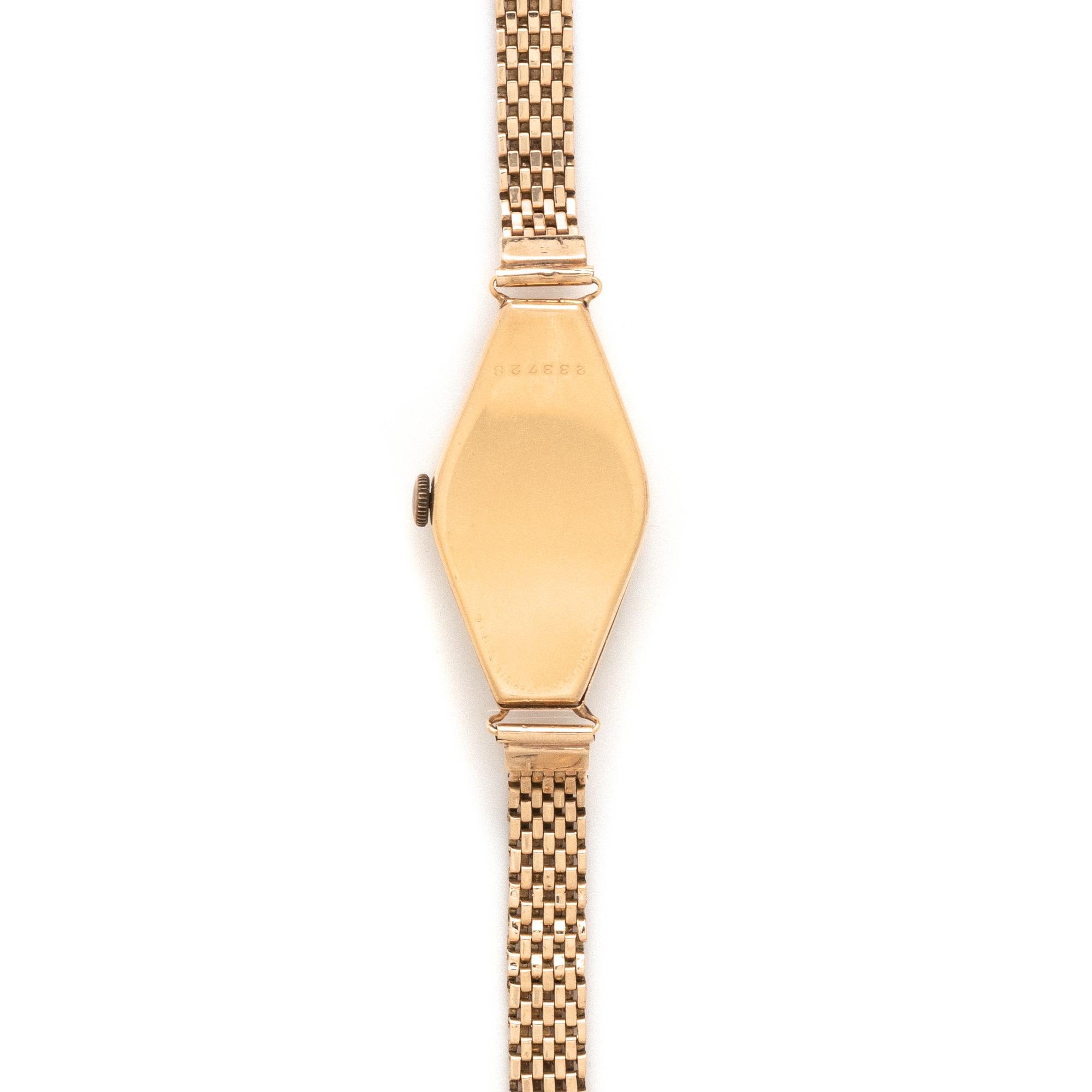 VACHERON CONSTANTIN, 18K YELLOW GOLD TONNEAU WATCH