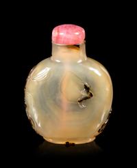 A Carved Agate Snuff Bottle