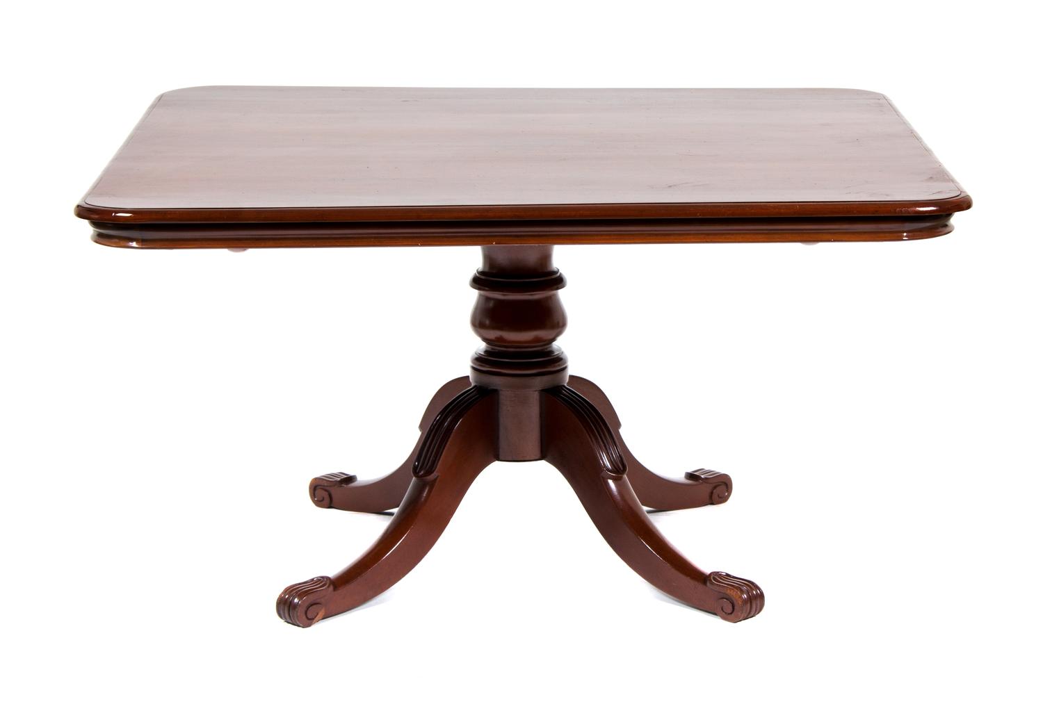 A Georgian Style Mahogany Breakfast Table Height 29 x width 53 3/4 x depth 47 1/2 inches. — 20TH CENTURY