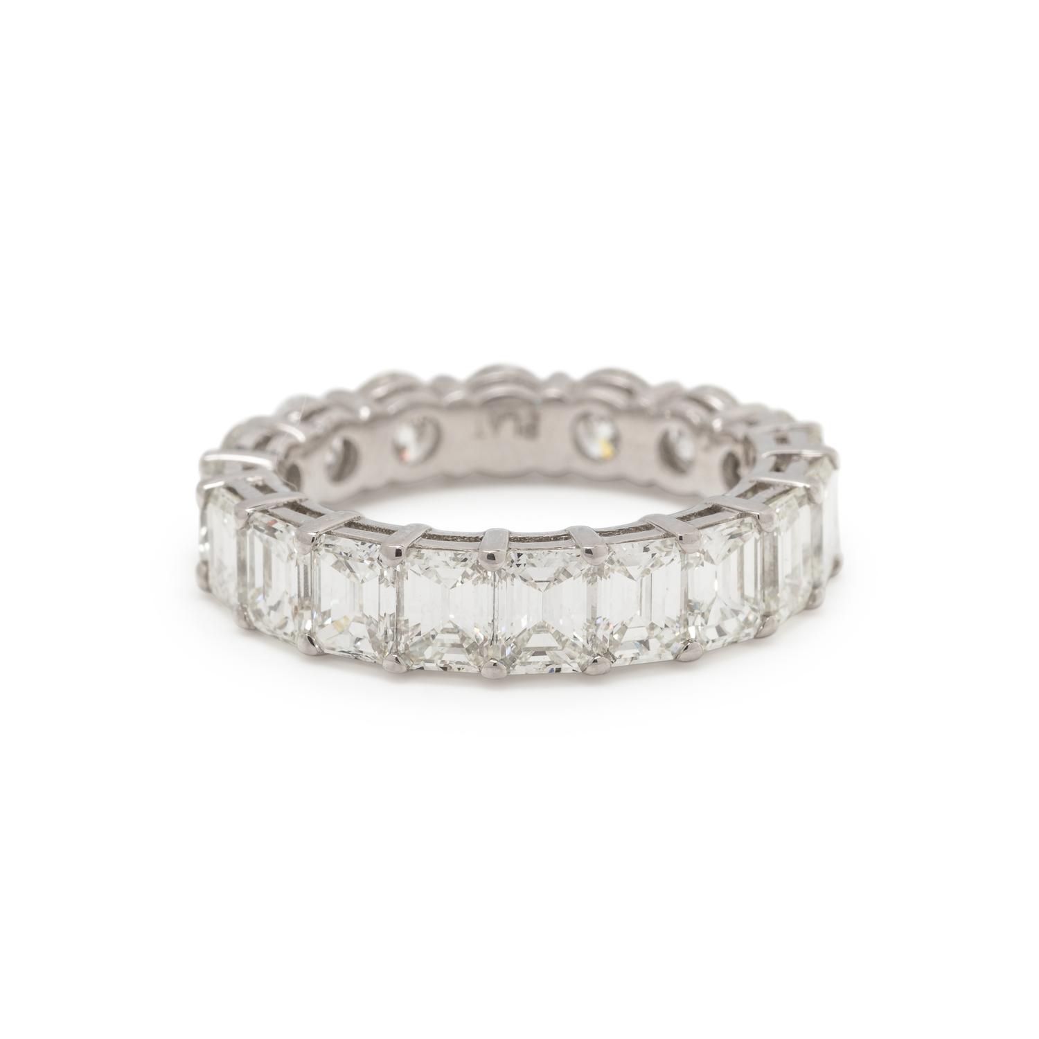 TWO-SIDED DIAMOND ETERNITY BAND