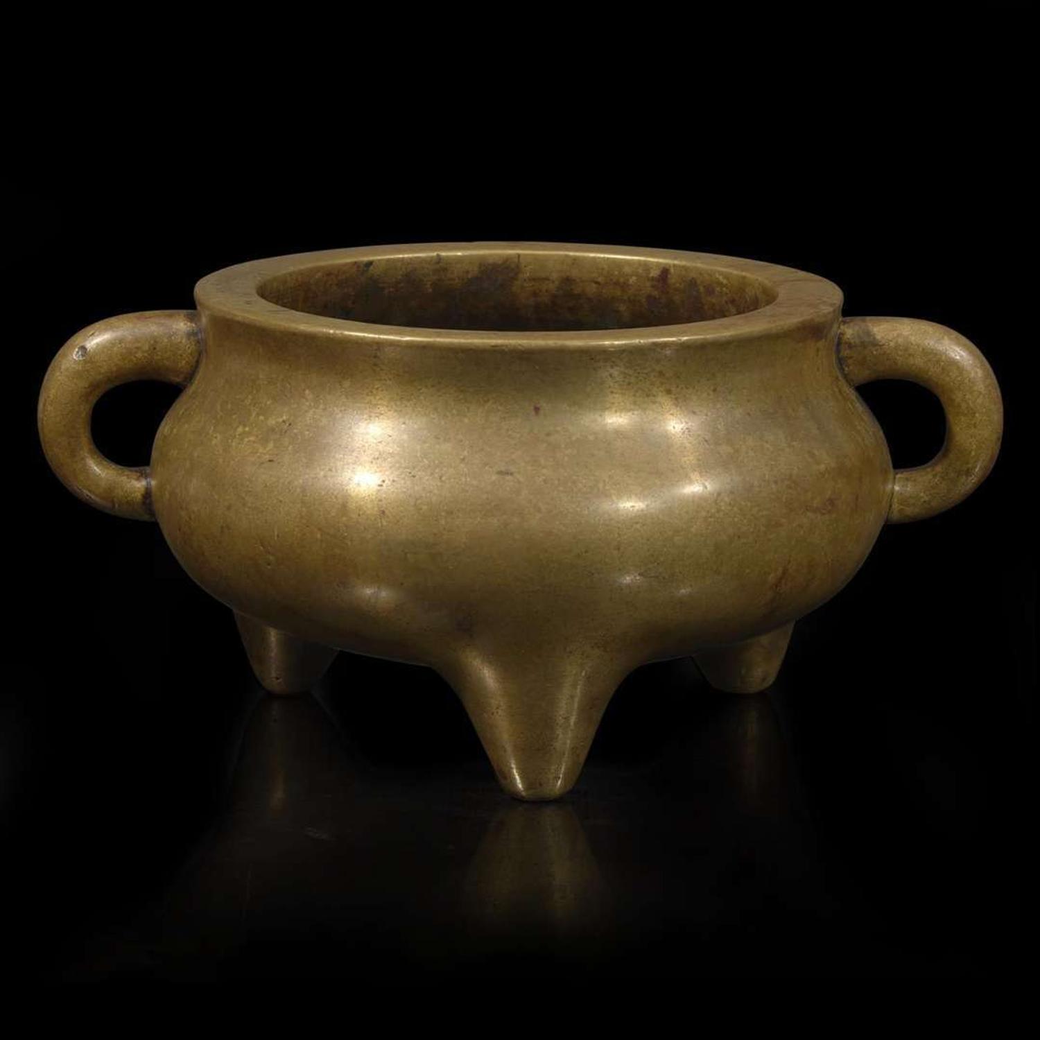 A Chinese bronze bombe tripod censer 三足铜炉 Xuande mark, Qing dynasty, probably 18th/early 19th century ??? ? ?????????
