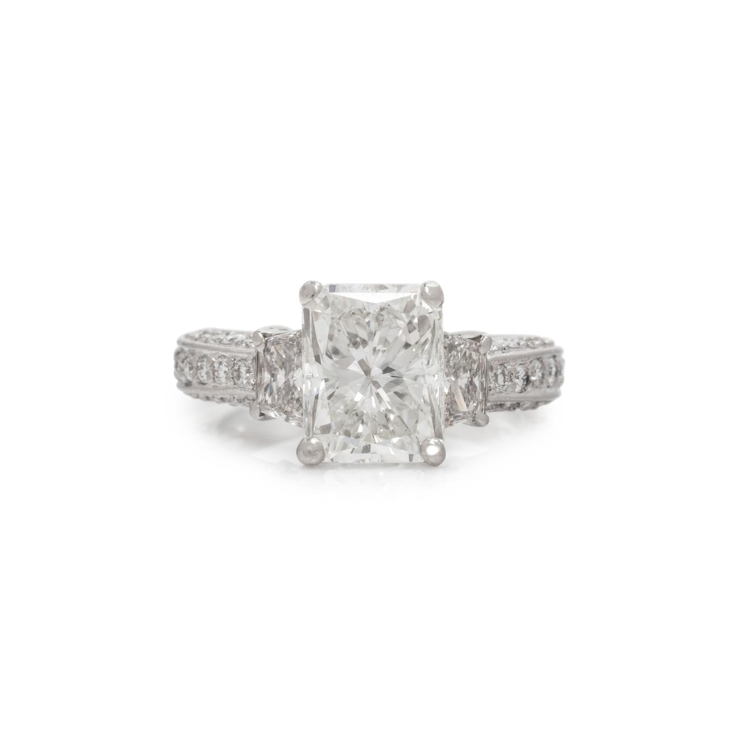 DIAMOND RING