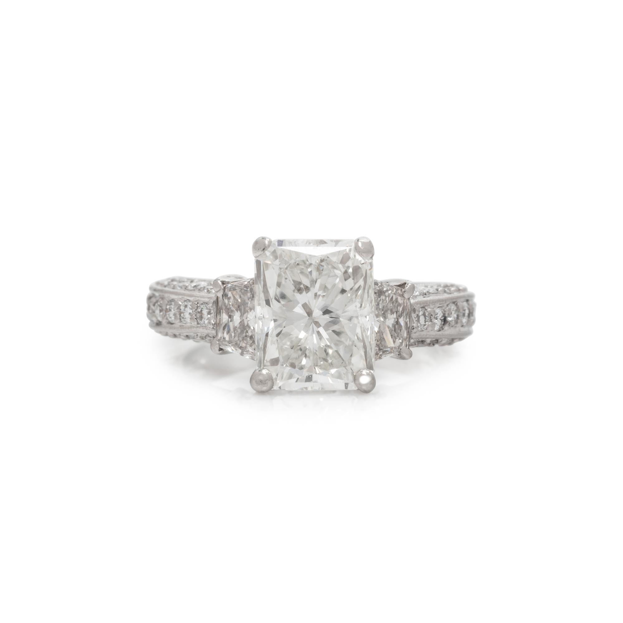 DIAMOND RING