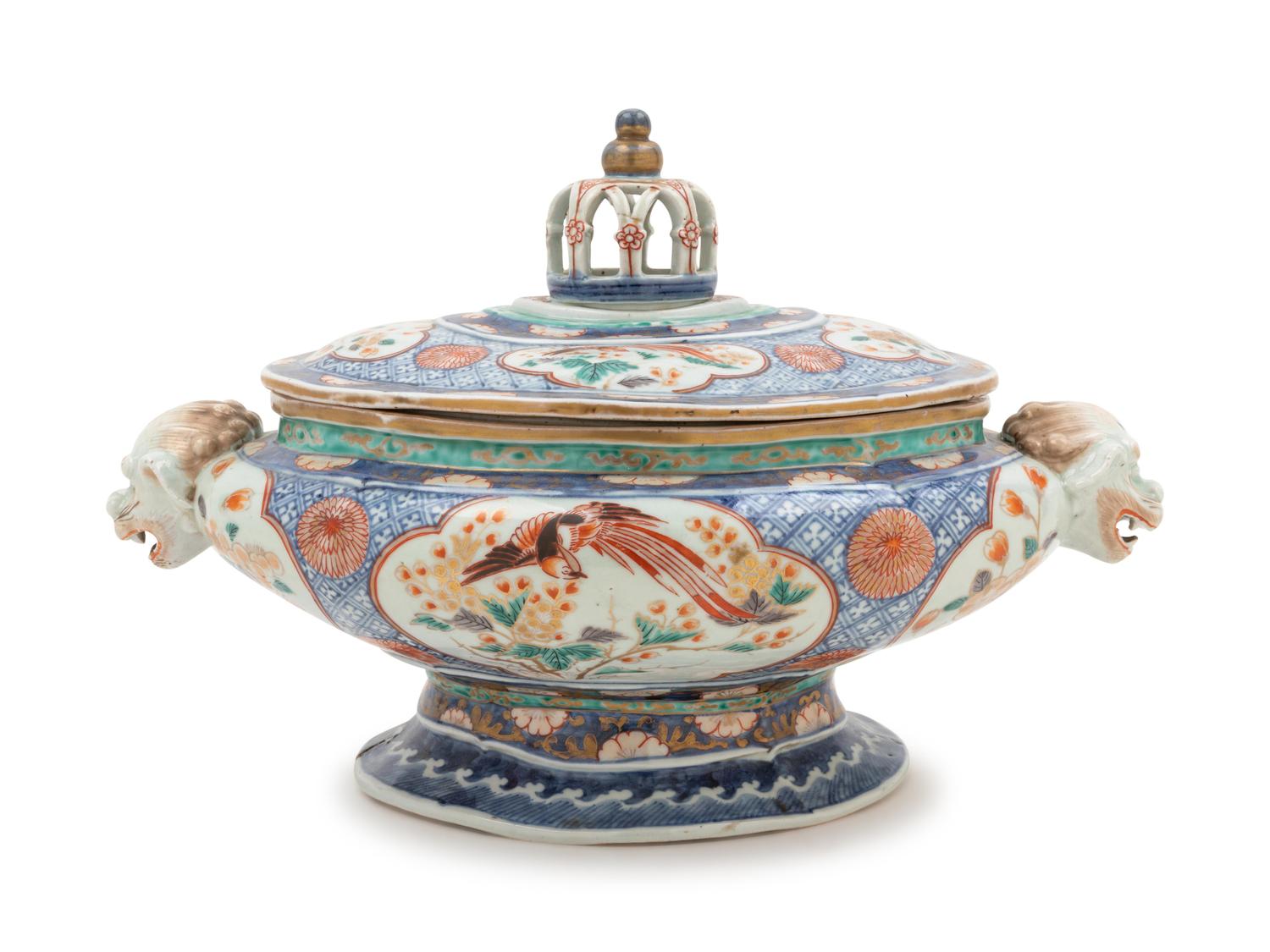 A Japanese Export Imari Porcelain Covered Soup Tureen