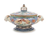 A Japanese Export Imari Porcelain Covered Soup Tureen