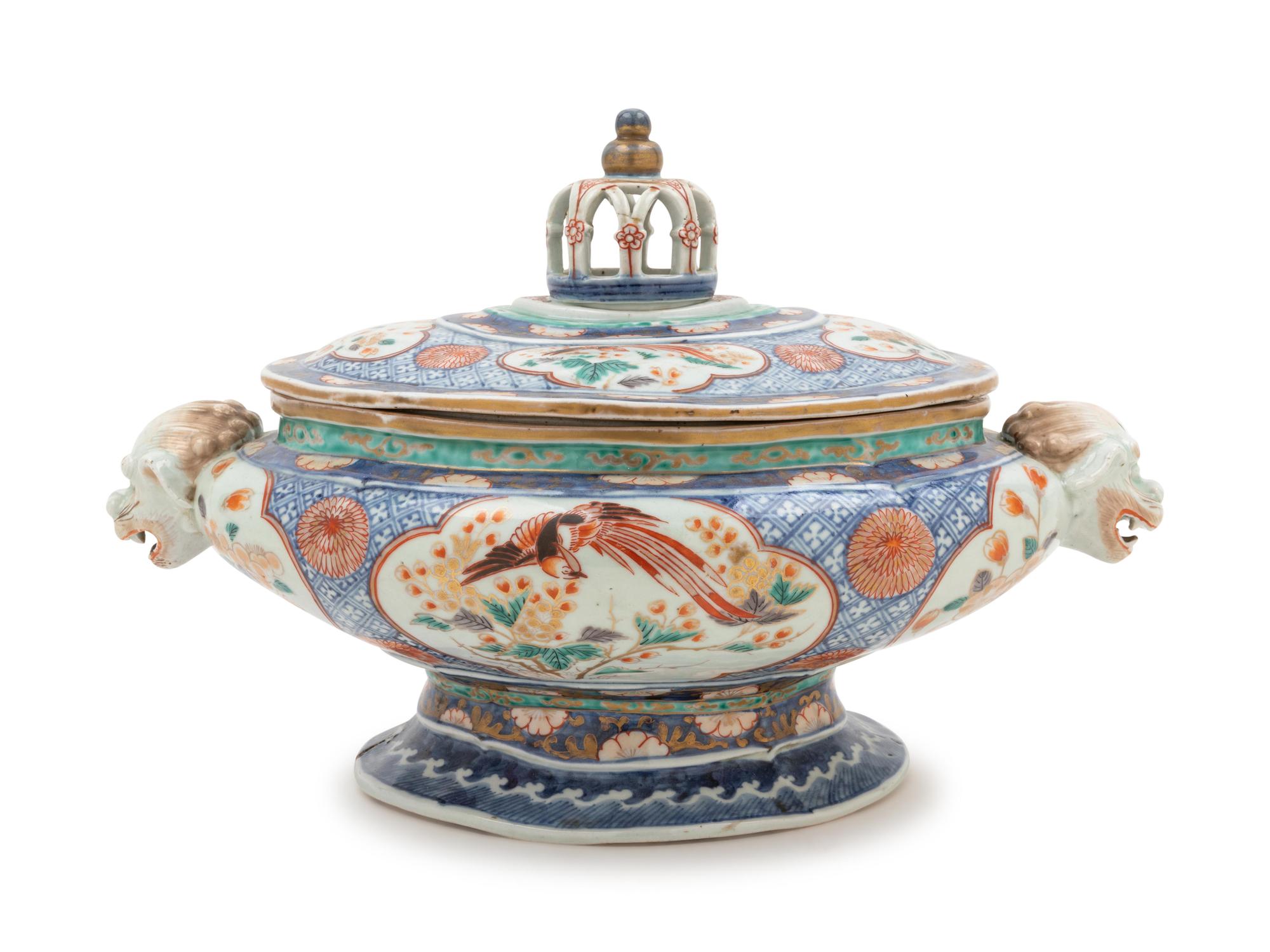 A Japanese Export Imari Porcelain Covered Soup Tureen