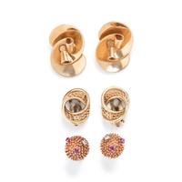 COLLECTION OF YELLOW GOLD EARRINGS