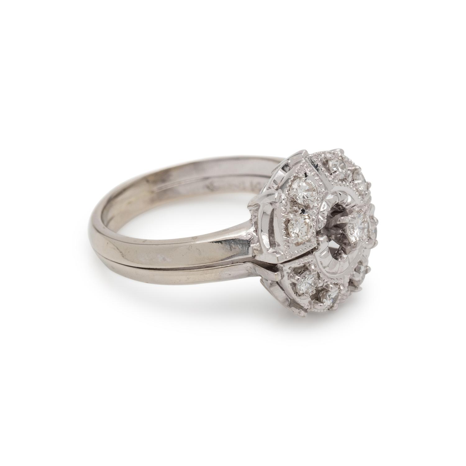 WHITE GOLD AND DIAMOND RING