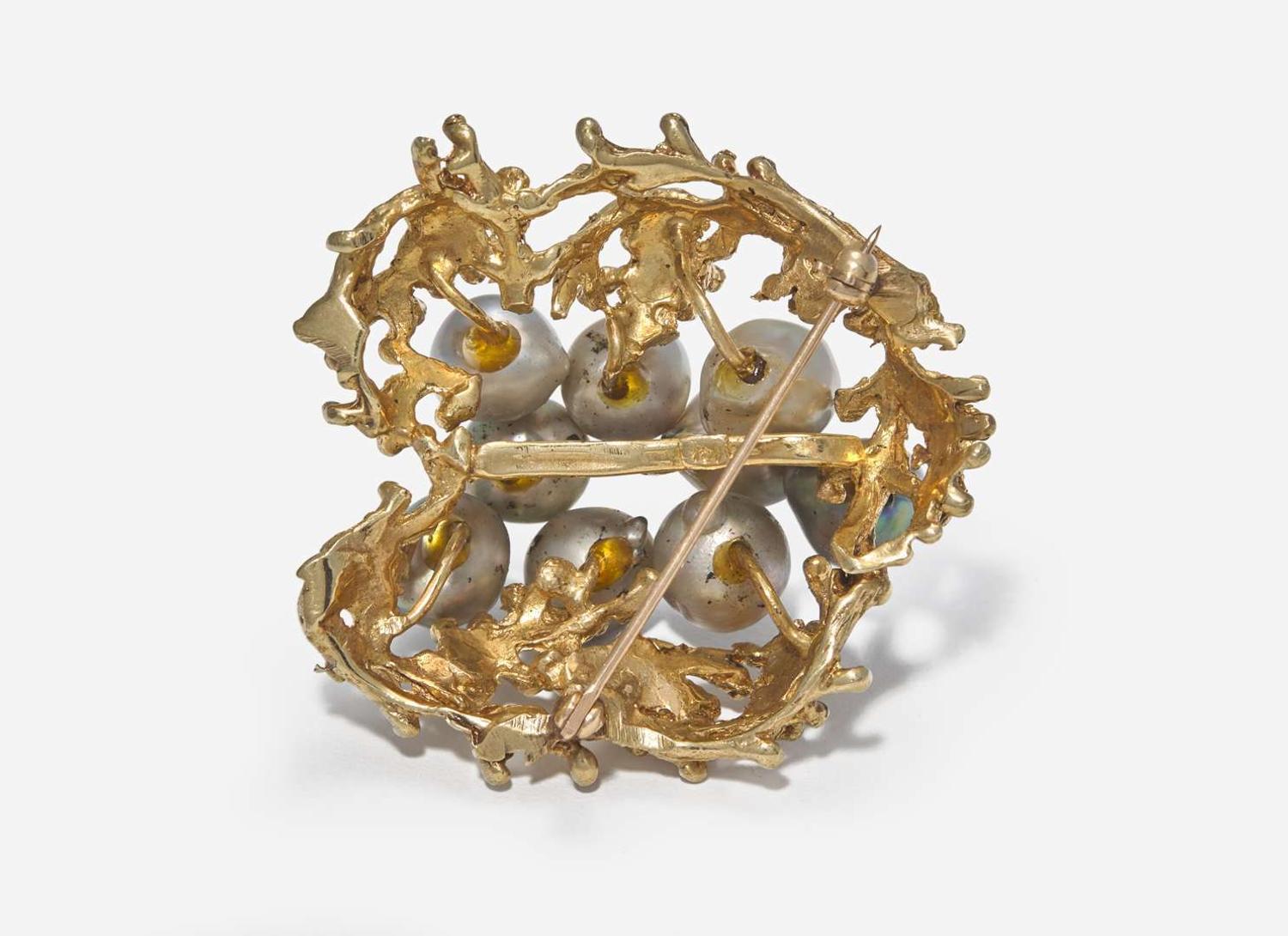A 14K Yellow Gold and Grey Pearl Brooch