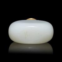 A Large Chinese White Jade Snuff Bottle, 18th/19th Century 清中期 白玉素面鼻煙壺