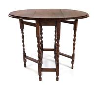A William and Mary Style Oak Gate-Leg Table Height 28 3/4 inches. — 20TH CENTURY
