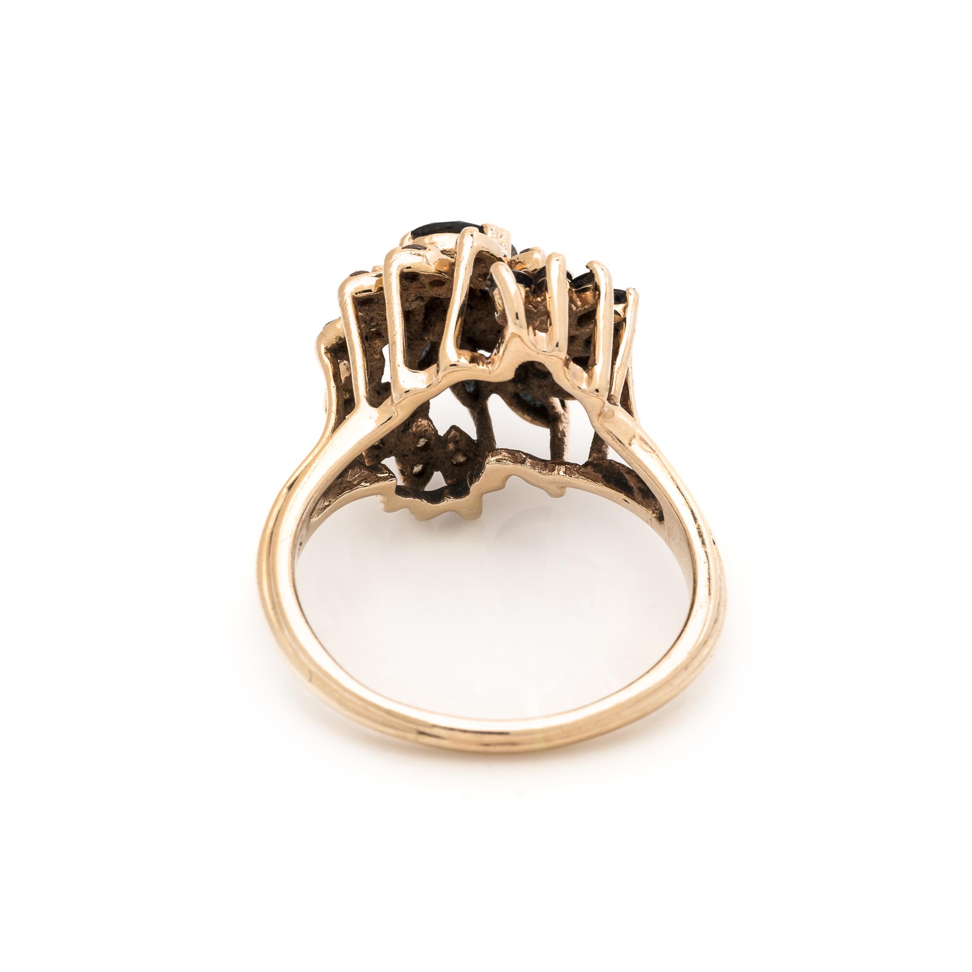 DIAMOND AND SAPPHIRE RING