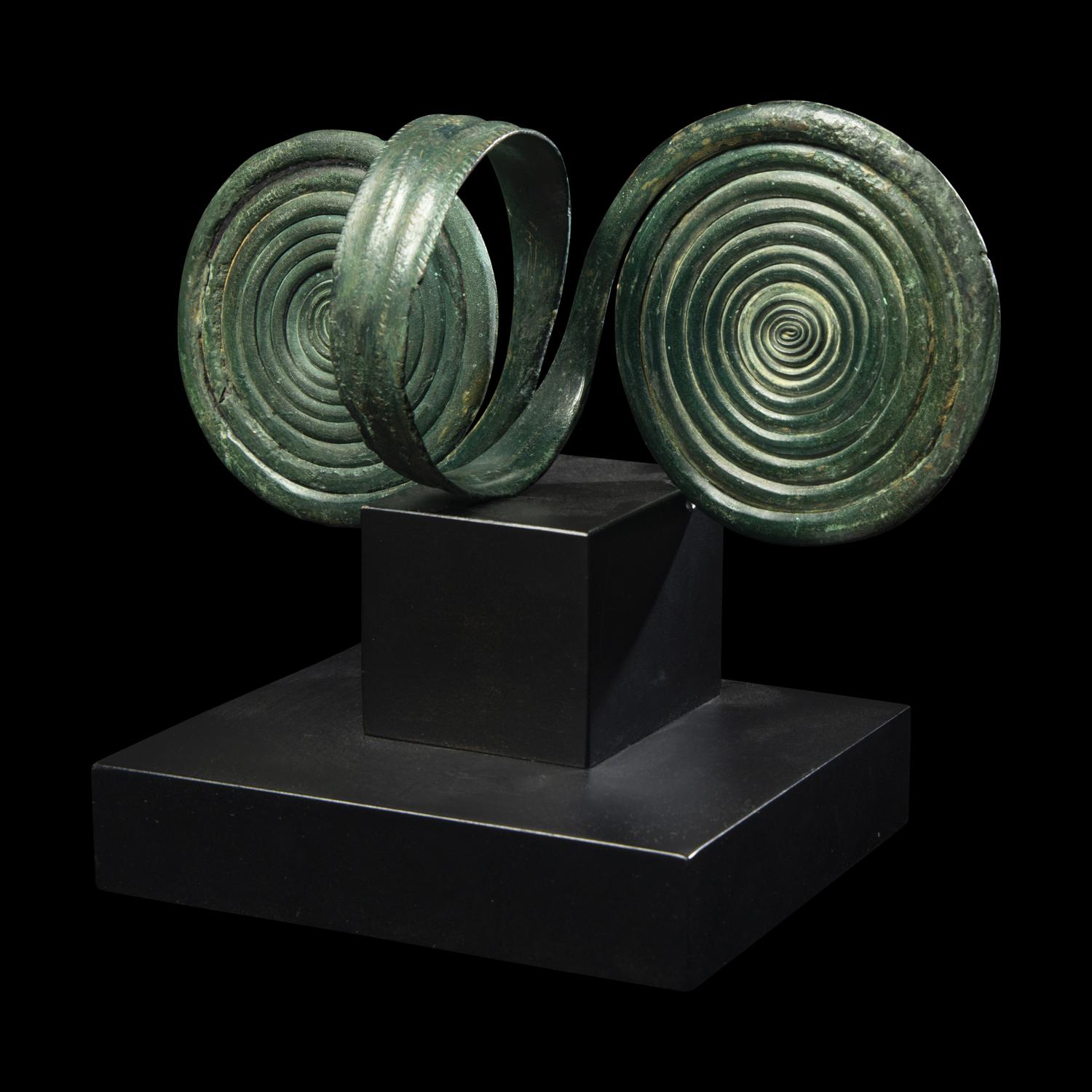 A European Bronze Age Armlet